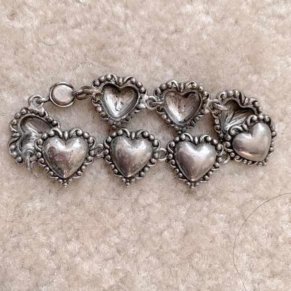 Jewelry - Silver Hearts Bracelet With Magnetic Closure